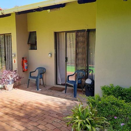 Chariots Guest House Polokwane Extérieur photo