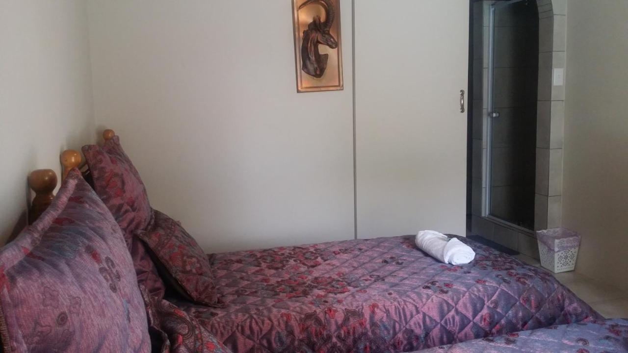 Chariots Guest House Polokwane Extérieur photo