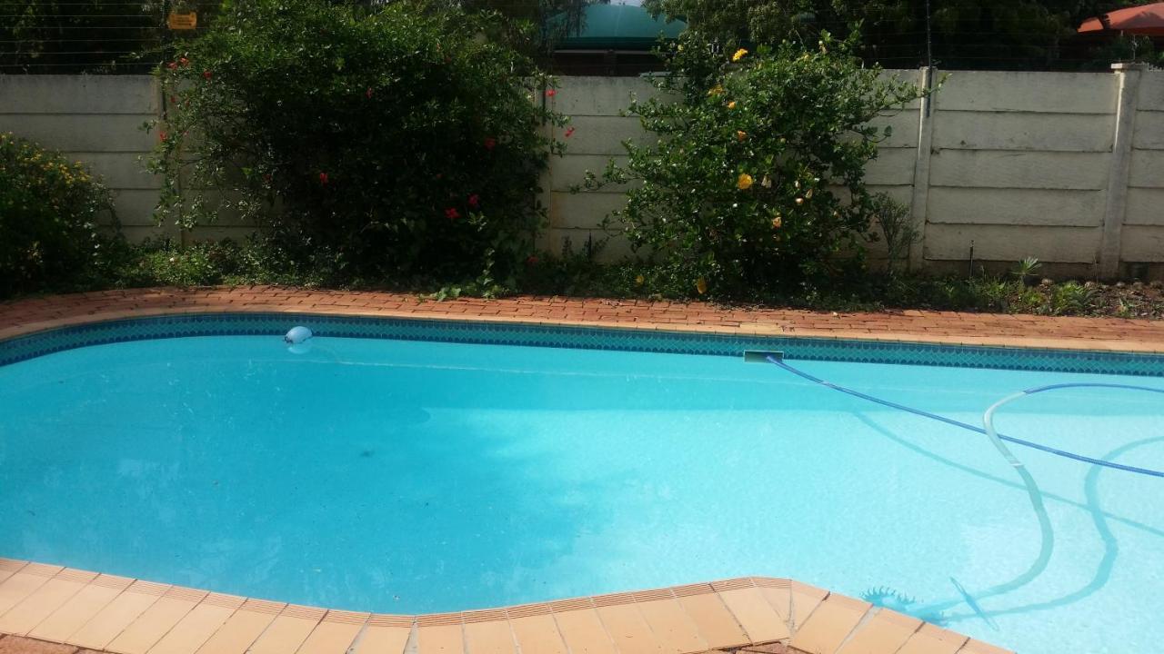 Chariots Guest House Polokwane Extérieur photo