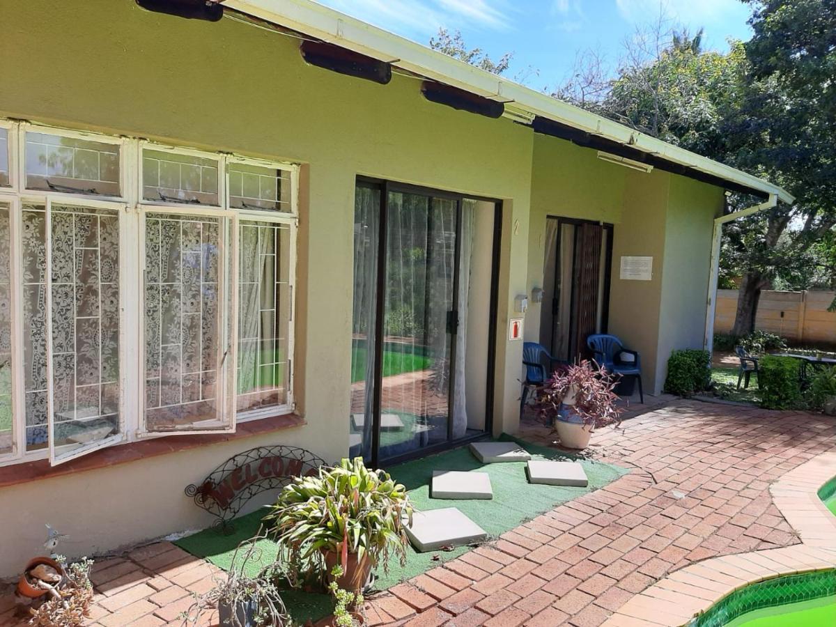 Chariots Guest House Polokwane Extérieur photo