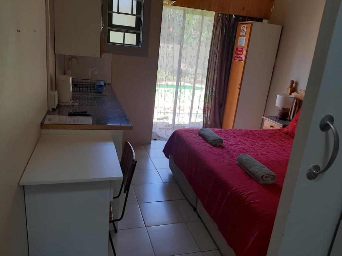 Chariots Guest House Polokwane Extérieur photo